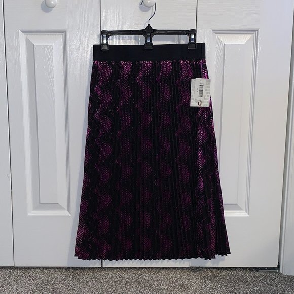 NWT LuLaRoe Jill Purple Skirt with Cole Haan Purple Wedges Size Small and 9.5B - Picture 4 of 12